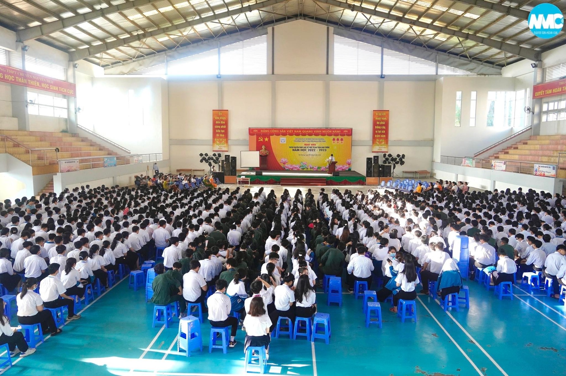 Nhấn để phóng to